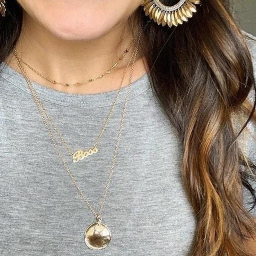 :: Stella & Dot | x Dress for Success Gold Boss Dainty Delicate Necklace - Picture 6 of 9